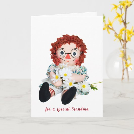 Verjaardag oud lap pop voor oma kaart (Gele Bloem)