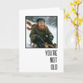 Verjaardag Oude Dame Skiënde de Heuvel Af Kaart (Gele Bloem)