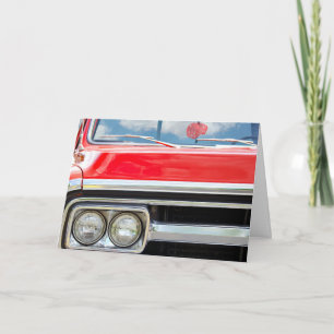 Verjaardag oude rode vrachtwagen met fuzzy dobbels kaart