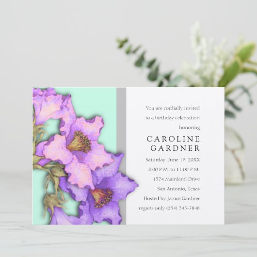 Verjaardag Paarse en Roze Lillies Uitnodiging (Staand voorkant)