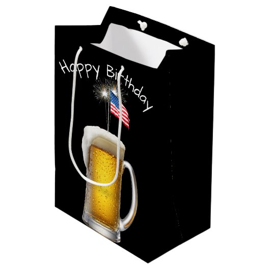 Verjaardag Patriottisch Bier met Sparklers Medium Cadeauzakje (Voorkant Gekanteld)