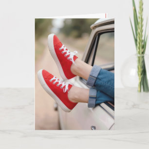 Verjaardag Rode sneakers hangend uit het raam van  Kaart