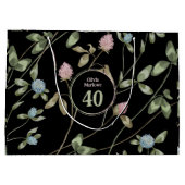 Verjaardag Romantisch Zwart Roze Klaver Bloemen Groot Cadeauzakje (Achterkant)