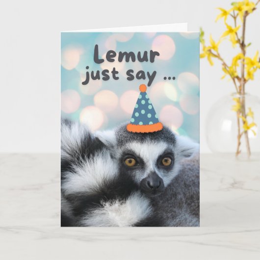 Verjaardag Schattigee Ring Tailed Lemur Pun Kaart (Gele Bloem)