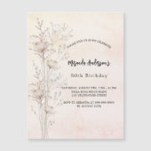 Verjaardag stoffige crème wilde bloemen roze luxe magnetische uitnodiging (Voorkant)