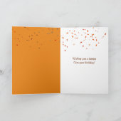 Verjaardag Tabby Cat in een herfstbladstapel Kaart (Binnen)