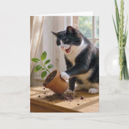 Verjaardag Tuxedo Cat Knocking Over een Plant Kaart (Voorkant)