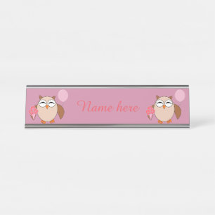 Verjaardag uil gepersonaliseerde bureau teken bureau naambordje