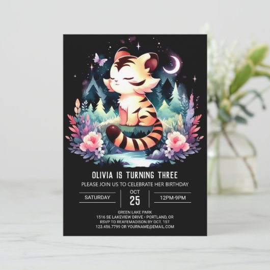 Verjaardag van de Enchanted Forest Tiger Kaart (Staand voorkant)