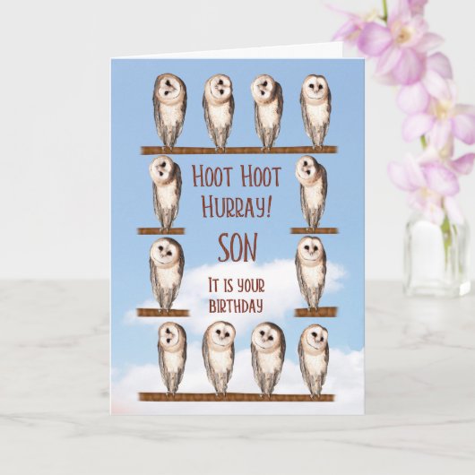 Verjaardag van de zoon, nieuwsgierige uilen kaart (Orchidee)