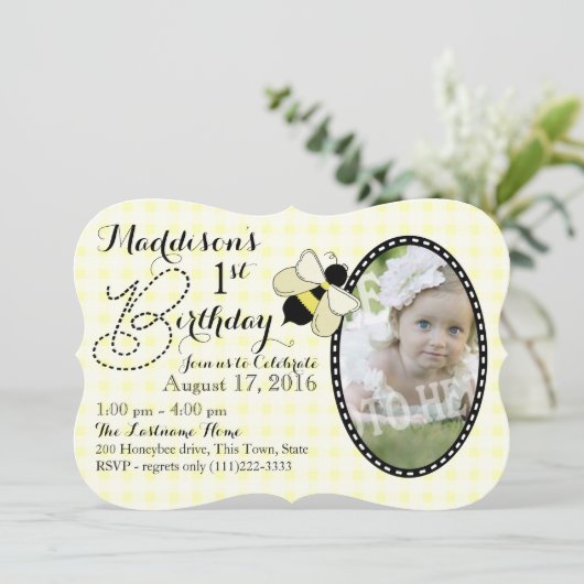 Verjaardag van Honey Bee en Gingham Kaart (Staand voorkant)