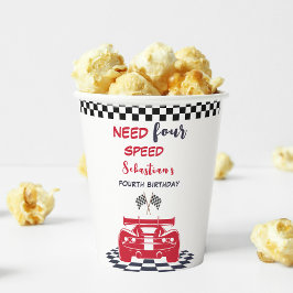 Verjaardag van vier kinderen nodig papieren bekers