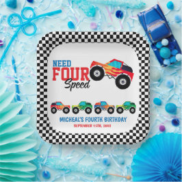 Verjaardag van vier snelheidsmonstervrachtwagen no papieren bordje