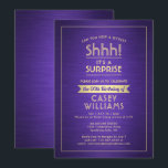 Verjaardag Verrassingsfeest Geborsteld Paarse en G Kaart<br><div class="desc">Kun je een geheim bewaren? Nodig familie en vrienden uit voor een elegant en spannend verrassingsverjaardagsfeest met aangepaste paarse en gouden feestuitnodigingen. Alle bewoordingen op deze sjabloon zijn eenvoudig te personaliseren, inclusief een bericht met de tekst "Shhh! Het is een verrassing." Het ontwerp heeft een moderne gestreepte rand op een...</div>