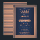 Verjaardag Verrassingsfeestje Elegant Marine Blauw Kaart<br><div class="desc">Kun je een geheim bewaren? Nodig familie en vrienden uit voor een sfeervol en spannend verjaardagsfeest met aangepaste marineblauwe en faux koperen folie feestuitnodigingen. Alle bewoordingen op deze sjabloon zijn eenvoudig te personaliseren, inclusief een bericht met de tekst "Shhh! Het is een verrassing." Het ontwerp is voorzien van een moderne...</div>