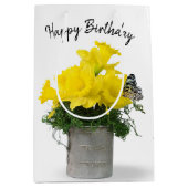 Verjaardag vlinder op Daffodil boeket Medium Cadeauzakje (Voorkant)