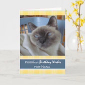 Verjaardag voor Nana, Siamese kat in wasmand Kaart (Gele Bloem)