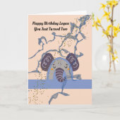 Verjaardag voor twee jaar. Old Boy met Elephant Ka Kaart (Gele Bloem)