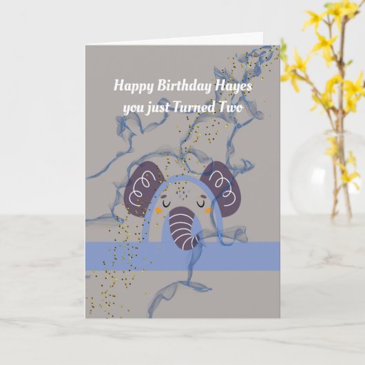 Verjaardag voor twee jaar. Oude jongen met olifant Kaart (Gele Bloem)