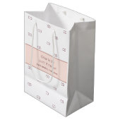 Verjaardag wit rose goud monogram patroon modern medium cadeauzakje (Voorkant Gekanteld)