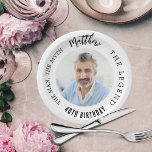 Verjaardag witte foto man myth legende papieren bordje<br><div class="desc">Een stijlvolle witte achtergrond. Tekst: Het Man,  de mythe,  de legende. Personaliseer en voeg zijn naam,  leeftijd en foto toe. Zwarte tekst.</div>