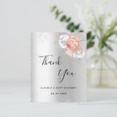 Verjaardag zilveren roze bloemenbedankkaart (Staand voorkant)