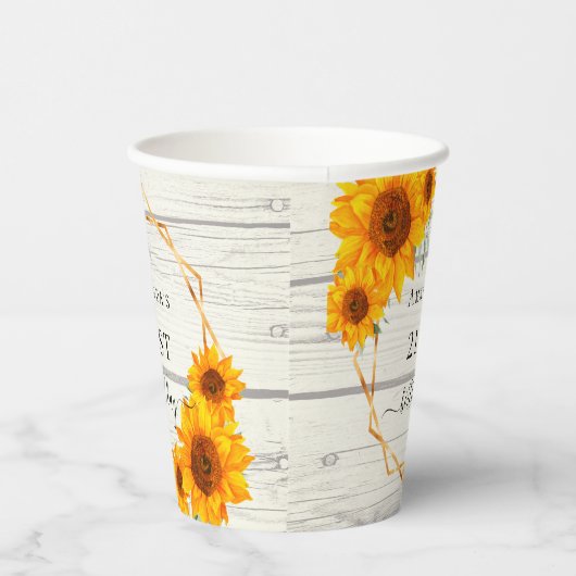 Verjaardag zonnebloemen rustieke hout witte naam papieren bekers (Rechts)
