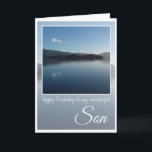 Verjaardag zoon, Loch Lomond, Schotland. Kaart<br><div class="desc">Verjaardagszoon. Blauw loch tegen een heldere blauwe hemel,  heuvels op de achtergrond en hemelreflecties op Loch Lomond,  Schotland. Tekst: Gelukkige Verjaardag aan mijn prachtige Zoon. De binnenste kaart is leeg.</div>