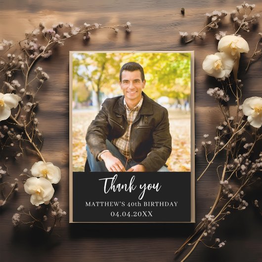 Verjaardag zwart wit foto eenvoudig script bedankkaart