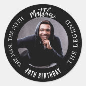 Verjaardag zwart wit foto man myth legende ronde sticker (Voorkant)
