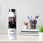 Verjaardag zwart wit foto man myth legende waterfles<br><div class="desc">Personaliseer en voeg je eigen foto toe van de verjaardagsjongen/het man. De tekst: De naam in zwart met een modern handgeschreven stijlscript. Personaliseer en voeg een naam,  leeftijd 40 en een tekst toe. Tekst: Het Man,  de mythe,  de legende.</div>