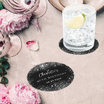 Verjaardag zwart zilver glitter schittert ronde kartonnen onderzetter<br><div class="desc">Een stijlvolle zwarte achtergrond met elegante faux zilveren glitter,  schittert. De tekst: De naam is geschreven in wit met een modern handgeschreven stijlscript. Personaliseer en voeg een naam,  leeftijd en een datum toe.</div>