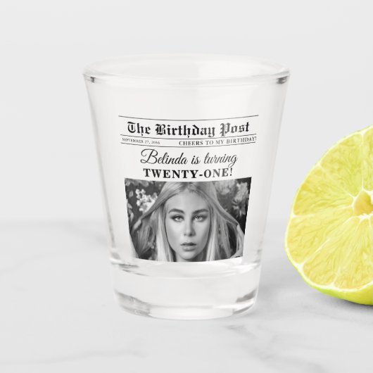 Verjaardags Krant Leuk Zwart & Wit Foto Shot Glas (Voorkant)