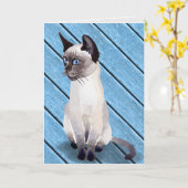 verjaardags Siamese katje op blauw hout Kaart (Gele Bloem)