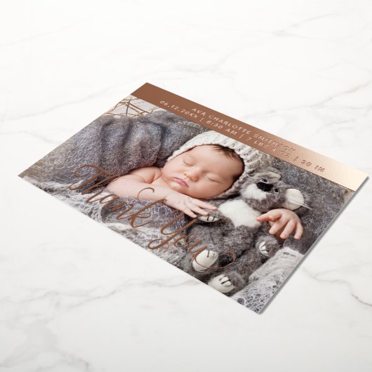 Verjaardagsaankondigingskaart met eigen naam en te folie feestdagenkaart (Gedraaid)