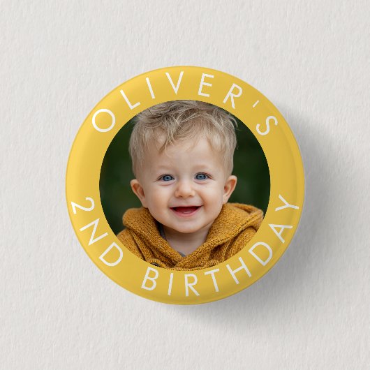 Verjaardagsbadge met eigen naam en leeftijd ronde button 3,2 cm (Voorkant)