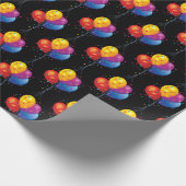 Verjaardagsballon boeket op zwart cadeaupapier (Hoek)