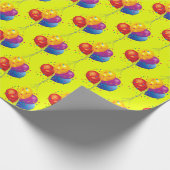 verjaardagsballon bouquet op geel cadeaupapier (Hoek)