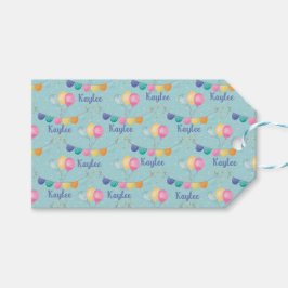 Verjaardagsballonnen en sterren op blauw cadeaulabel