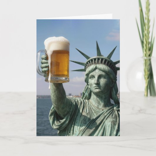 Verjaardagsbeeld van de Vrijheid die een Bierpul V Kaart (Voorkant)