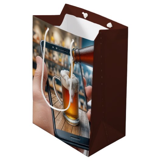 Verjaardagsbier op smartphone medium cadeauzakje (Voorkant Gekanteld)