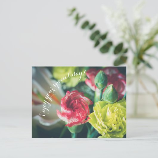 Verjaardagsboeket: roze en gele anjers briefkaart (Staand voorkant)