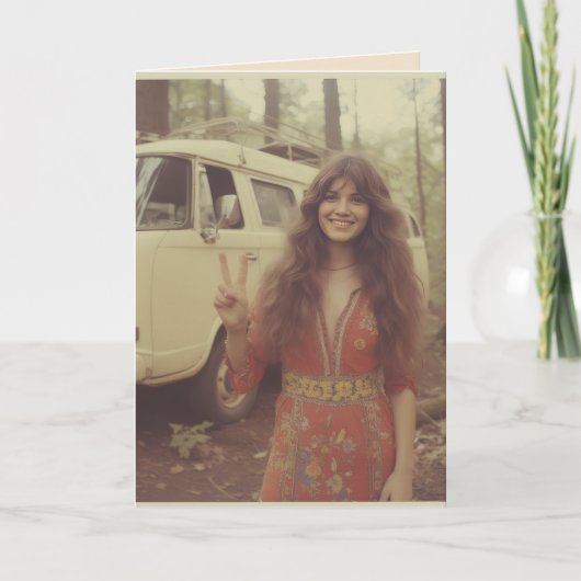 VERJAARDAGSCARD 1970'S MEISJE OFF GRID KAART (Voorkant)