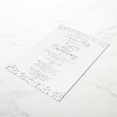 Verjaardagsfeest 25-jarig huwelijksjubileum zilver folie uitnodiging (Gedraaid)