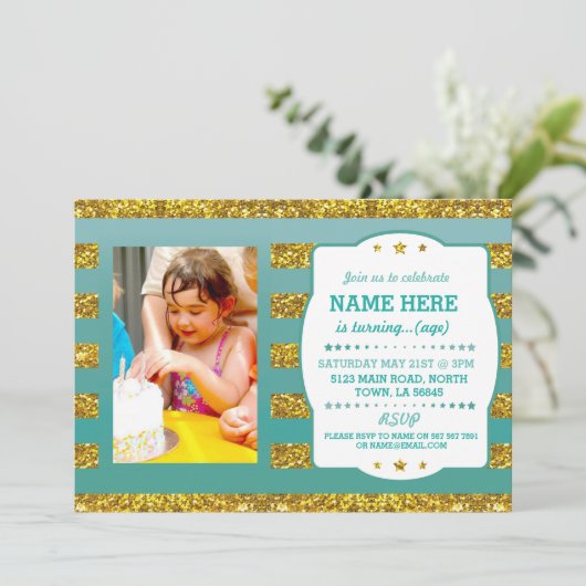 Verjaardagsfeest Foto Gold Glitter Stripe Uitnodig Kaart (Staand voorkant)