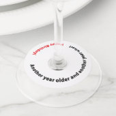 Verjaardagsfeest grappig nog een jaar oudere mijlp wijnglaslabel (Dichtbij)