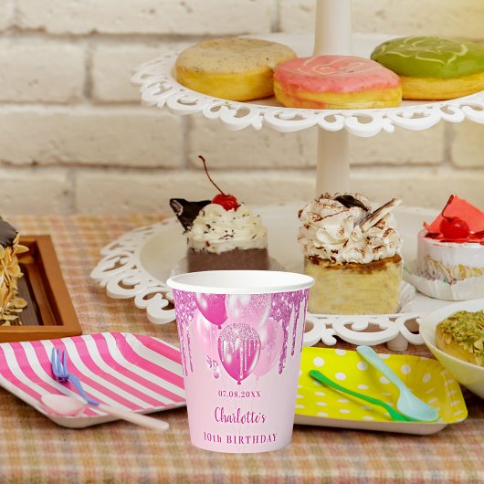 Verjaardagsfeest meisje roze ballonnen naam papieren bekers