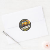 Verjaardagsfeest met schoolbus ronde sticker (Envelop)