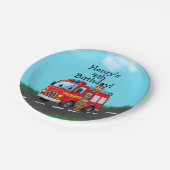 Verjaardagsfeest van de brandweerwagen in kind papieren bordje (Gekanteld)