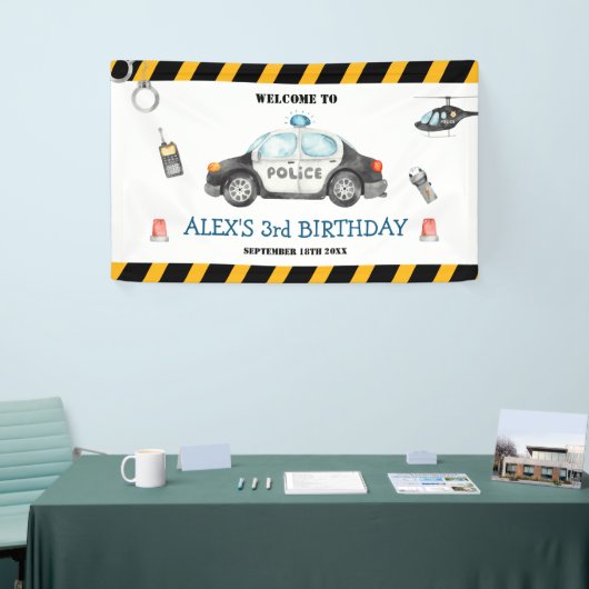 Verjaardagsfeest van de politie in kind verwelkomt spandoek (Beurs)